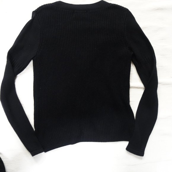 Yoon Sweater - Picture 10 of 10